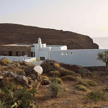 Semeli Coast Mykonos Curio Collection By Hilton ホテル Merchia Beach